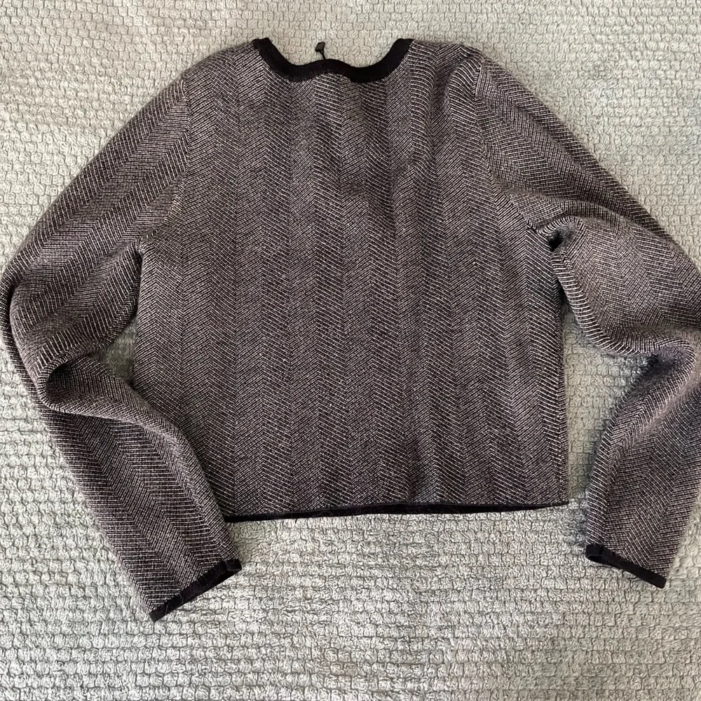 Express Sweater - Picture 2 of 3